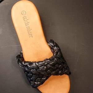 Olivia Miller size 7 black